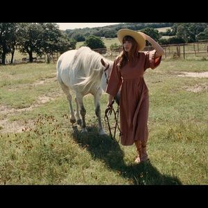 Doen Avignon Dress in Sierra, size Medium. NWT